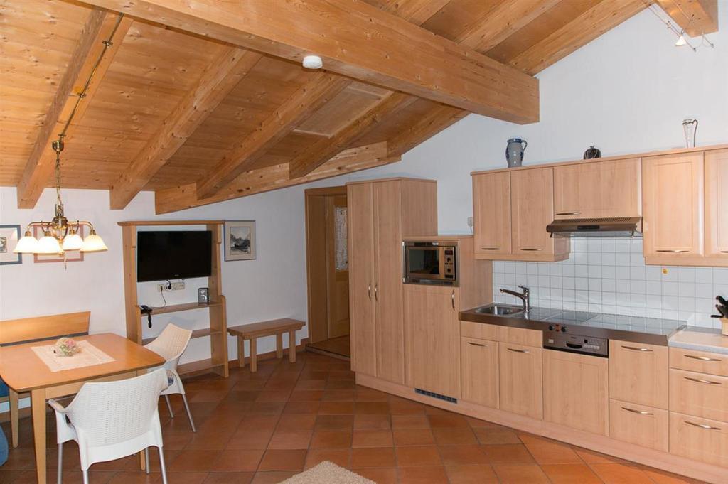 Hotel Haus Angela Sankt Jakob in Defereggen Pokoj fotografie